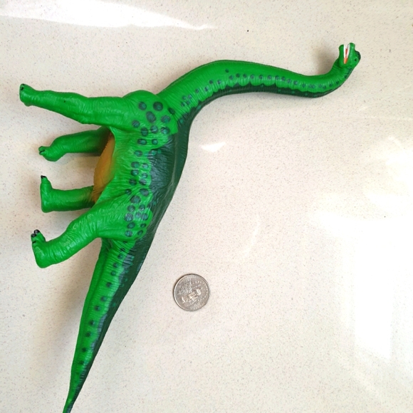 Brachiosaurus Collectible Dinosaur - Picture 4 of 7